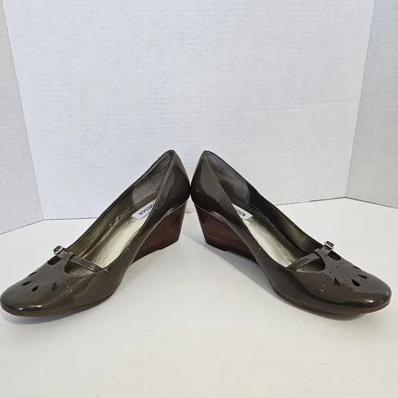Steve Madden Parlez Mary Jane Wedge Heels - Picture 5 of 9
